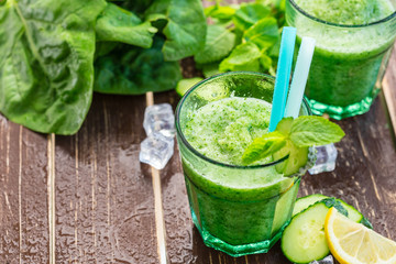 Green vegetable smoothie