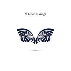 Obraz premium Znak litery N i skrzydła anioła. Monogram skrzydła wektor logo szablon. Klasyczny emblemat