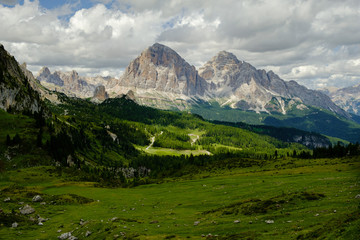 Fototapeta na wymiar Bergwandern in den Dolomiten, Höhenweg 1, Alta Via 1, Italien