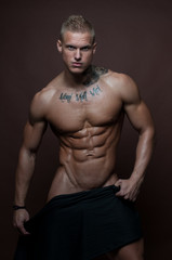 Fototapeta na wymiar Male bodybuilder