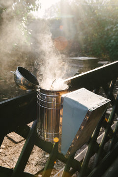 Beekeeper's smoker