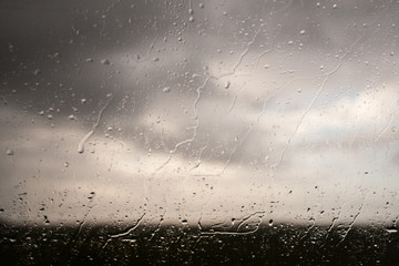 Pingos de chuva na janela