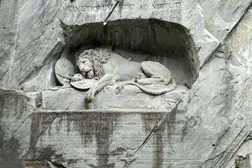 MONUMENTO AL LEON MORIBUNDO DE LUCERNA