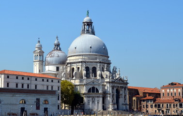 Fototapeta na wymiar Dom in Venedig