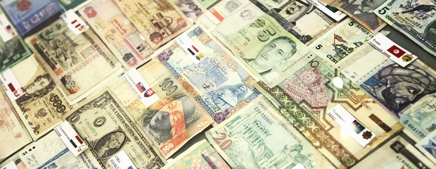 Obraz na płótnie Canvas Verschiedene Banknoten aus aller Welt