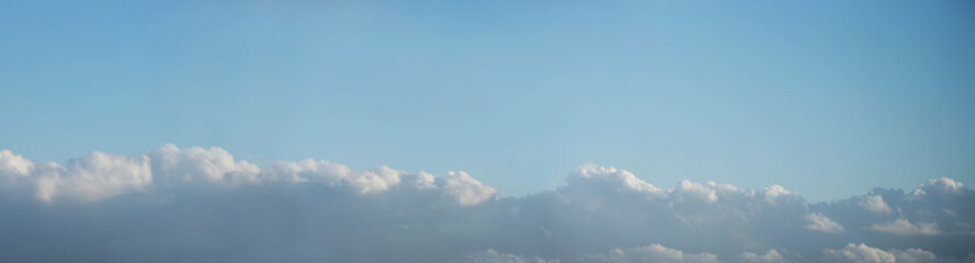 Himmel und Wolken
