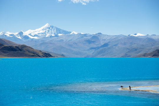 YamdrokTso and snow mountain