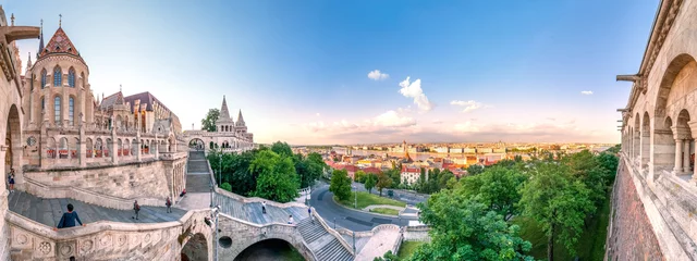 Papier Peint photo autocollant Budapest Budapest, Bastion des Pêcheurs et vue sur la ville