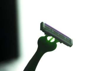 Safety disposable razor