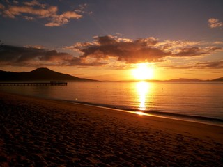 nascer do sol na praia de São Miguel em Biguaçu, Grande Florianópolis