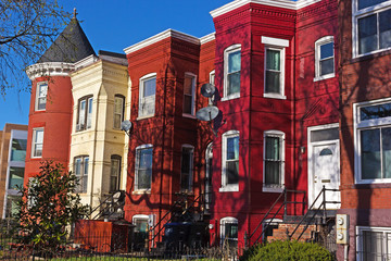 Naklejka premium Urban architecture suburban Washington DC, USA. Row houses in downtown Shaw neighborhood.