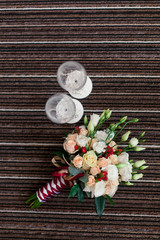 Two empty glasses with bouquet