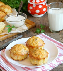 Cupcakes from courgettes and cheese