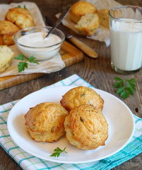 Cupcakes from courgettes and cheese