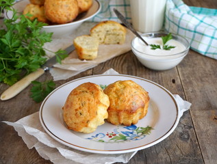 Cupcakes from courgettes and cheese