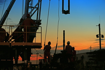 the oil workers are working