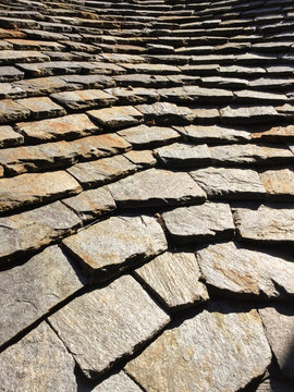 toiture traditionnelle en lozes de schiste, Ard&egrave;che, France