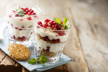 Dessert with biscuits and cream