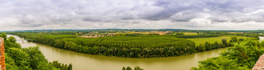Panoramique de la Garonne à Auvillar, Tarn-et-Garonne en Occitanie, France