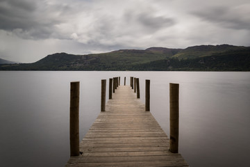 Obraz premium High Brandelhow Jetty na Derwent Water w Lake District