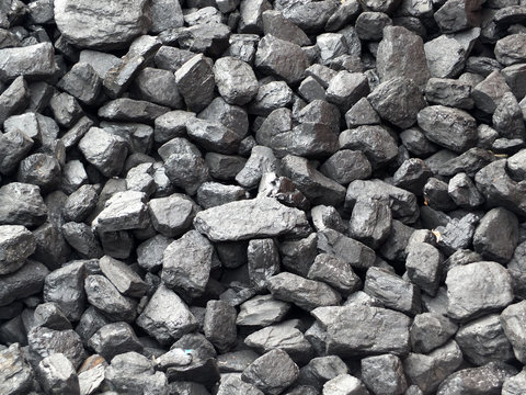 large pile of big pieces of black coal