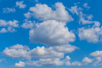Obraz na płótnie Canvas blue cloudy sky background