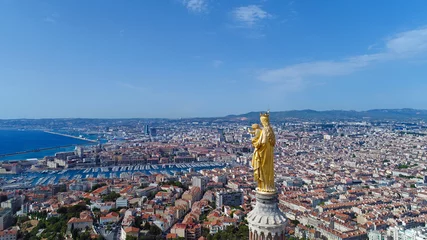 Foto op Canvas Luchtfoto van Marseille en de oude haven, van de Notre Dame de la Garde © altitudedrone