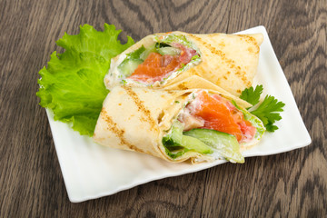 Salmon bread roll
