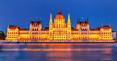Fototapeta na wymiar Parlamento Budapest