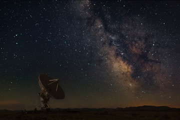 Very Large Array with Milky Way at New Mexico