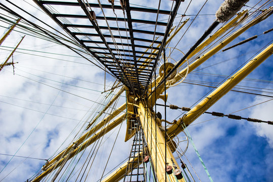 High sailing mast © Sergey