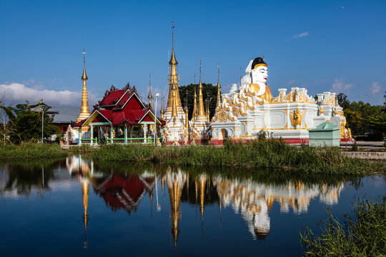 Myanmar - Inle See - Wasserbuddha Pagode