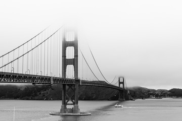 Golden Gate Bride - fog 