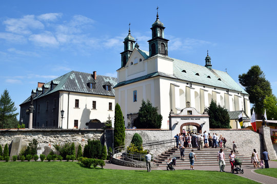 Sanktuarium Matki Bożej Leśniowskiej Patronki Rodzin, Żarki, Polska