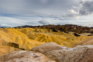 Obraz premium yellow rocks-zabriskie point-usa