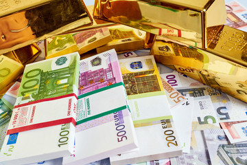 Naklejka premium Gold bars, Financial, business investment concept. Gold Bars. Euro Money