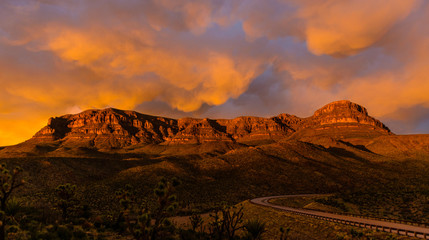 Fototapeta na wymiar canyon - sunset - usa