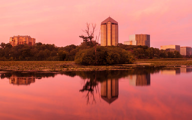 Obraz premium Sunset scene on a lake