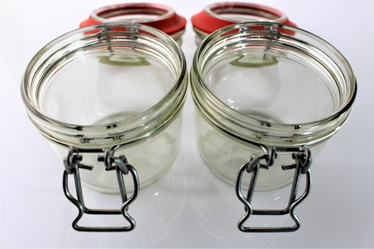 An image of a empty jar