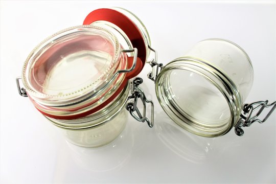 An image of a empty jar