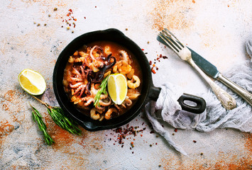 sauce with seafood