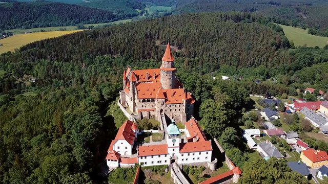 Bouzov Bilder – Durchsuchen 528 Archivfotos, Vektorgrafiken und Videos ...