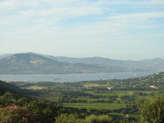 Fototapeta premium vue aérienne sur la baie de saint tropez var