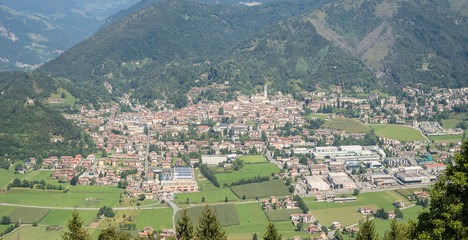 Fototapeta na wymiar Landscape on the city of Clusone from the mountain lodge called San Lucio