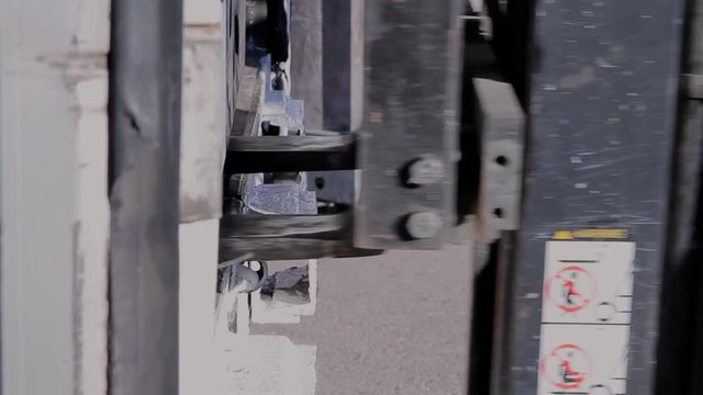 pallet truck unloading truck pallet