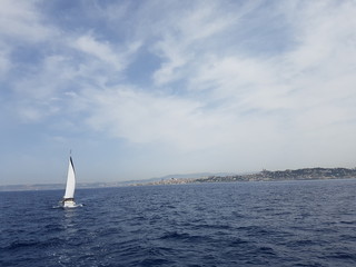 Obraz premium Marseille calanque voilier