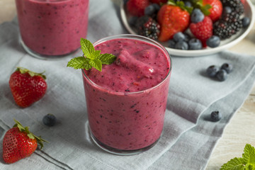 Sweet Homemade Healthy Berry Smoothie