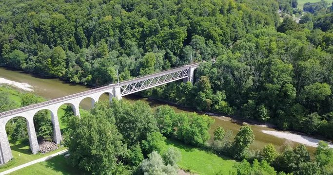 R&uuml;ckw&auml;rtsflug Eisenbahnviadukt, G&uuml;mmenen