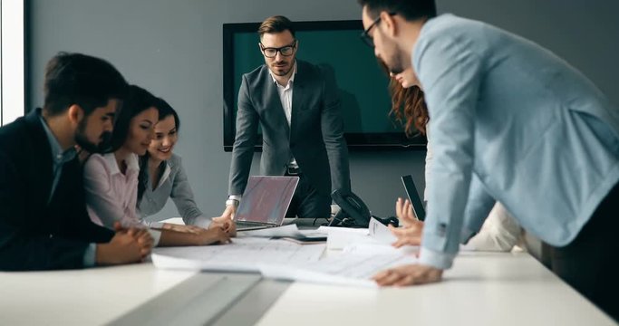 Entrepreneurs and business people conference in modern meeting r