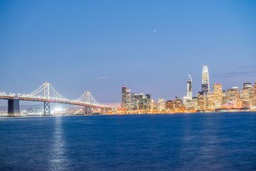 Obraz premium Amazing night skyline of San Francisco and Bay Bridge, CA